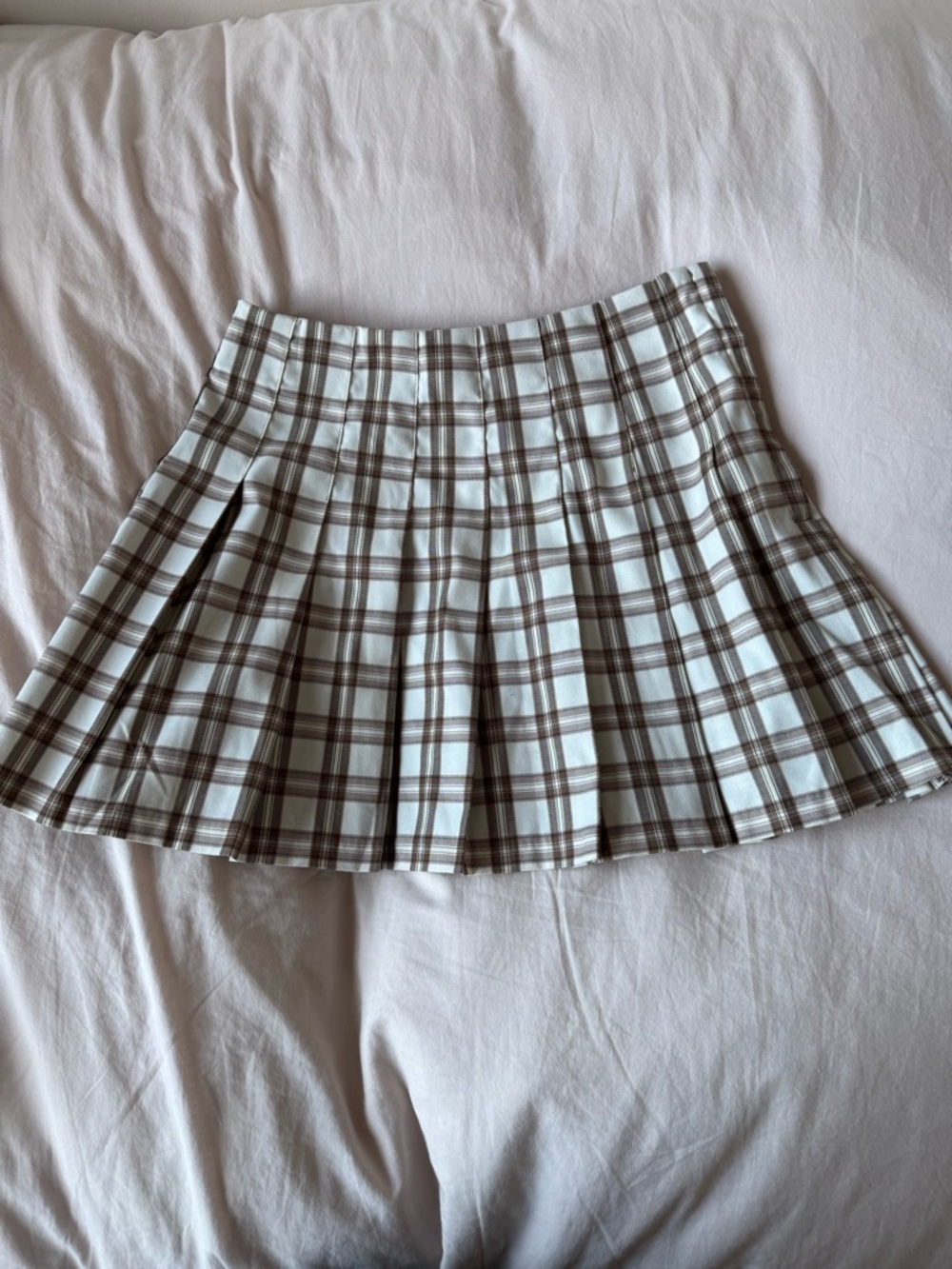 H&M White and Brown Plaid Pleated Mini Skirt
